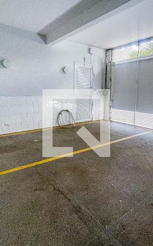 Casa à venda com 500m², 4 quartos e 3 vagas Casa à venda com 500m², 4 quartos e 3 vagasGaragem