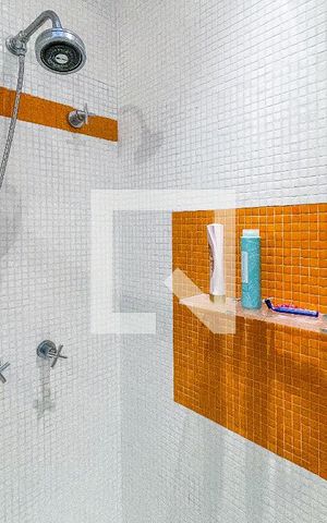 Casa à venda com 500m², 4 quartos e 3 vagas Casa à venda com 500m², 4 quartos e 3 vagasBanheiro da Suíte 2