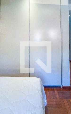 Casa à venda com 500m², 4 quartos e 3 vagas Casa à venda com 500m², 4 quartos e 3 vagasSuíte 2