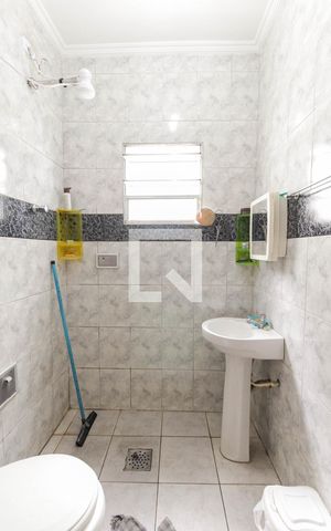 Casa à venda com 150m², 2 quartos e 1 vaga Casa à venda com 150m², 2 quartos e 1 vagaBanheiro da Suíte 2