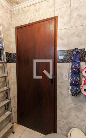 Casa à venda com 150m², 2 quartos e 1 vaga Casa à venda com 150m², 2 quartos e 1 vagaBanheiro