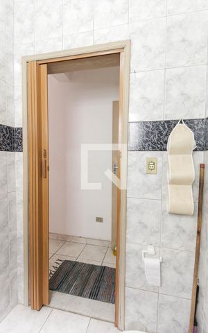 Casa à venda com 150m², 2 quartos e 1 vaga Casa à venda com 150m², 2 quartos e 1 vagaBanheiro da Suíte 2