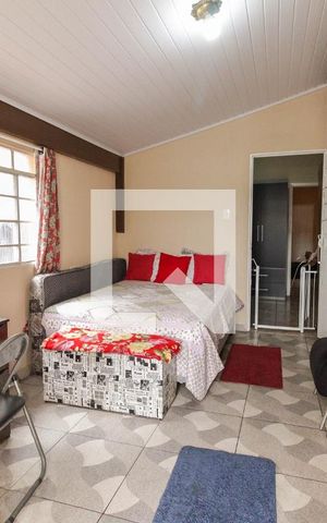 Casa à venda com 247m², 4 quartos e 2 vagas Casa à venda com 247m², 4 quartos e 2 vagasSuíte 1