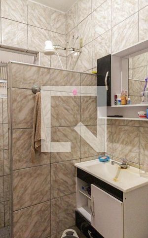 Casa à venda com 247m², 4 quartos e 2 vagas Casa à venda com 247m², 4 quartos e 2 vagasBanheiro Social