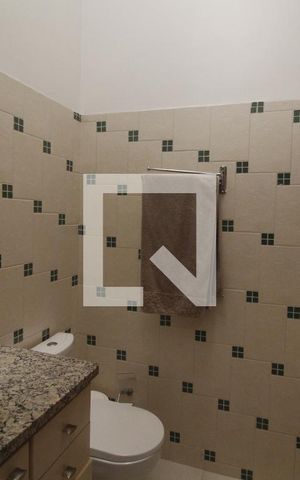 Casa para alugar com 321m², 10 quartos e 5 vagasBanheiro da Suíte