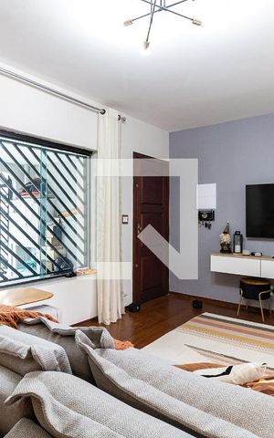 Casa à venda com 145m², 3 quartos e 2 vagas Casa à venda com 145m², 3 quartos e 2 vagasSala