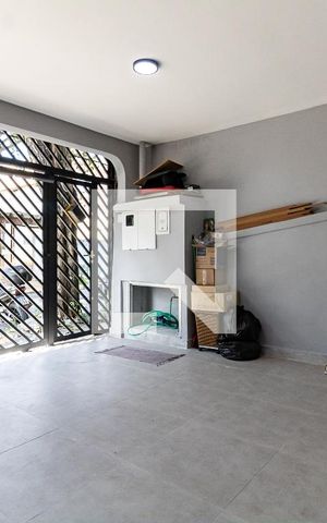 Casa à venda com 145m², 3 quartos e 2 vagas Casa à venda com 145m², 3 quartos e 2 vagasGaragem