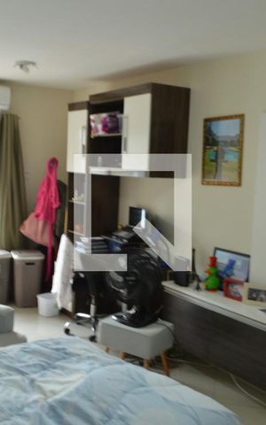 Casa de condomínio à venda com 182m², 3 quartos e 1 vagaSuíte 1