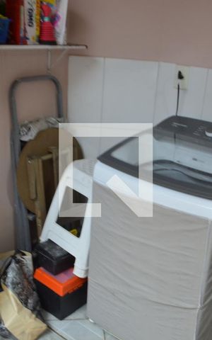 Casa de condomínio à venda com 182m², 3 quartos e 1 vagaÁrea de Serviço