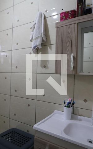Casa à venda com 80m², 2 quartos e 2 vagasBanheiro