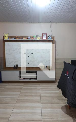 Casa à venda com 80m², 2 quartos e 2 vagasSala e cozinha