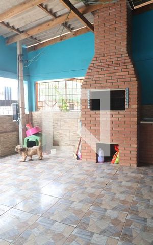 Casa à venda com 80m², 2 quartos e 2 vagasChurrasqueira