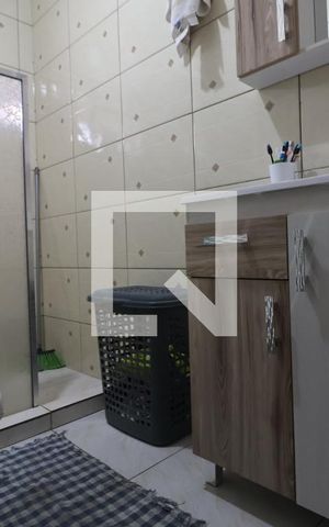 Casa à venda com 80m², 2 quartos e 2 vagasBanheiro