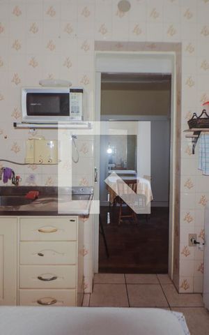 Casa à venda com 442m², 5 quartos e 2 vagas Casa à venda com 442m², 5 quartos e 2 vagasCozinha