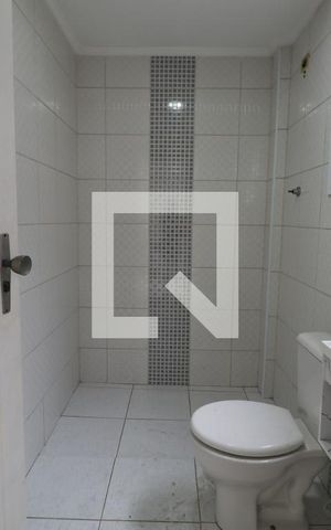 Casa para alugar com 300m², 5 quartos e 4 vagas Casa para alugar com 300m², 5 quartos e 4 vagasBanheiro Social