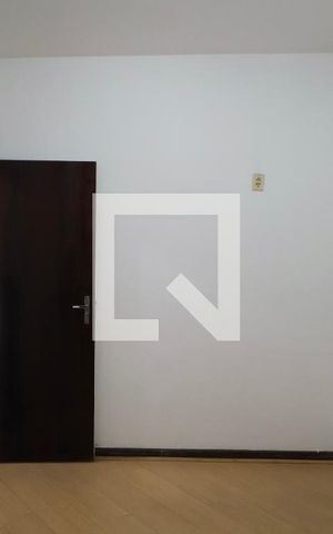 Casa para alugar com 300m², 5 quartos e 4 vagas Casa para alugar com 300m², 5 quartos e 4 vagasQuarto 2