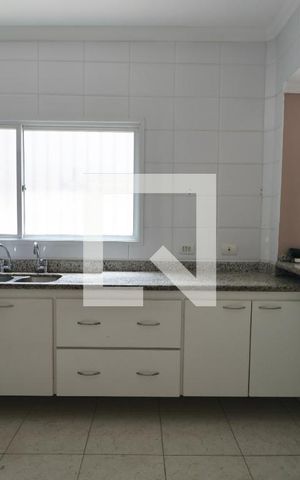 Casa para alugar com 300m², 5 quartos e 4 vagas Casa para alugar com 300m², 5 quartos e 4 vagasCozinha