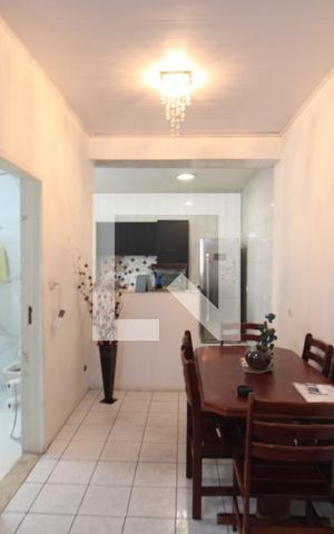Casa à venda com 130m², 5 quartos e 2 vagasSala