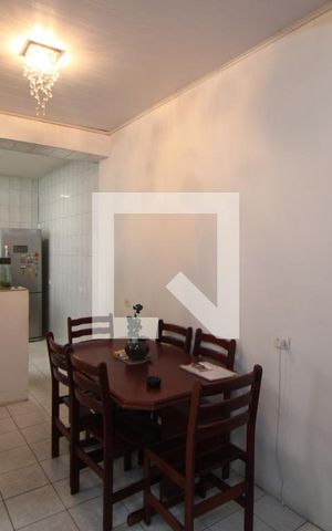 Casa à venda com 130m², 5 quartos e 2 vagasSala