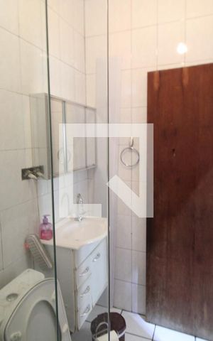 Casa à venda com 130m², 5 quartos e 2 vagasBanheiro 3