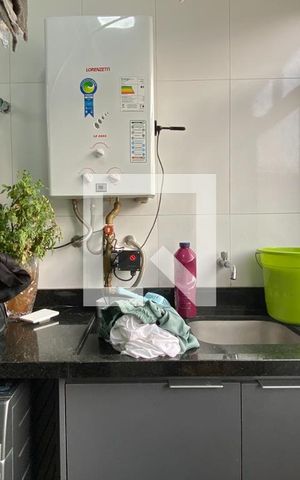 Apartamento à venda com 200m², 5 quartos e 2 vagas Apartamento à venda com 200m², 5 quartos e 2 vagasÁrea de Serviço
