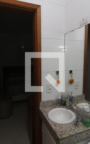 Casa de condomínio à venda com 120m², 3 quartos e 2 vagasBanheiro da Suíte