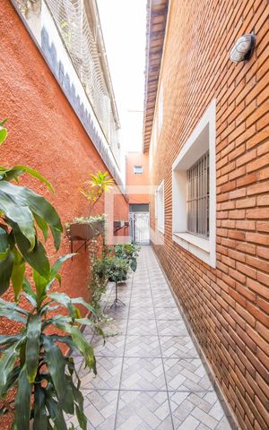 Casa à venda com 500m², 3 quartos e sem vaga Casa à venda com 500m², 3 quartos e sem vagaQuintal