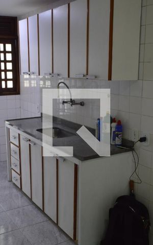 Apartamento para alugar com 75m², 2 quartos e 1 vagaCozinha 