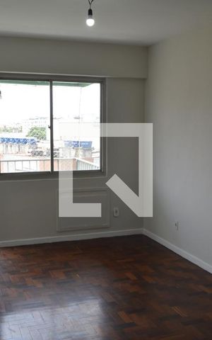 Apartamento para alugar com 75m², 2 quartos e 1 vagaSala