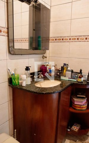Casa à venda com 185m², 4 quartos e 2 vagas Casa à venda com 185m², 4 quartos e 2 vagasBanheiro da Suíte
