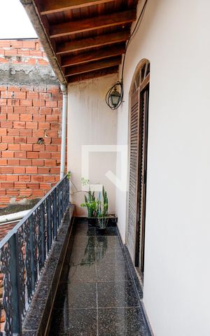 Casa à venda com 185m², 4 quartos e 2 vagas Casa à venda com 185m², 4 quartos e 2 vagasÁrea Externa