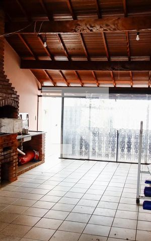 Casa à venda com 185m², 4 quartos e 2 vagas Casa à venda com 185m², 4 quartos e 2 vagasÁrea Gourmet