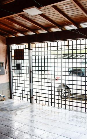 Casa à venda com 185m², 4 quartos e 2 vagas Casa à venda com 185m², 4 quartos e 2 vagasGaragem