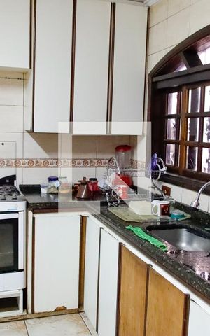 Casa à venda com 185m², 4 quartos e 2 vagas Casa à venda com 185m², 4 quartos e 2 vagasCozinha
