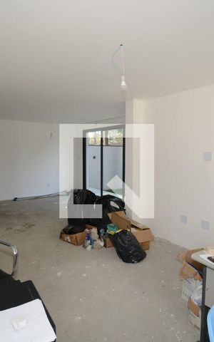 Casa de condomínio à venda com 350m², 4 quartos e 4 vagasSala