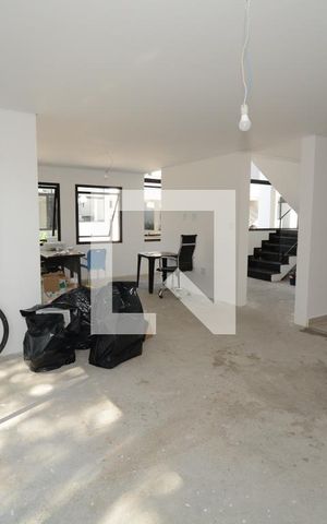 Casa de condomínio à venda com 350m², 4 quartos e 4 vagasSala