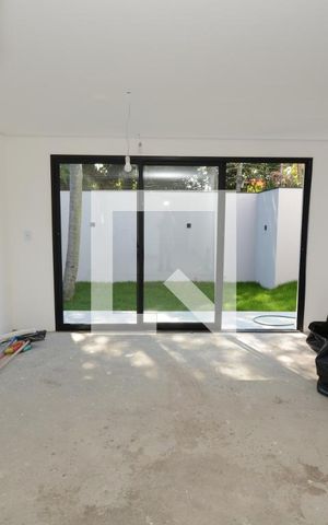 Casa de condomínio à venda com 350m², 4 quartos e 4 vagasSala