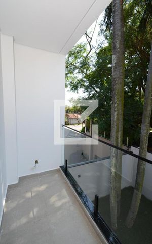 Casa de condomínio à venda com 350m², 4 quartos e 4 vagasVaranda da Suíte 3