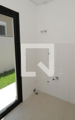 Casa de condomínio à venda com 350m², 4 quartos e 4 vagasÁrea de Serviço