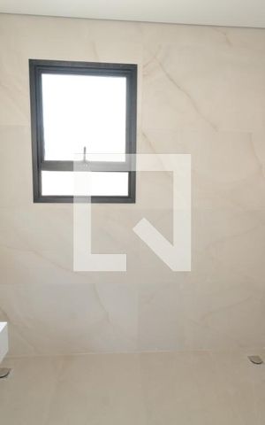Casa de condomínio à venda com 350m², 4 quartos e 4 vagasBanheiro da Suíte 1