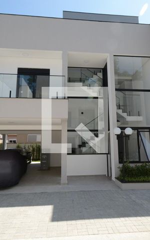 Casa de condomínio à venda com 350m², 4 quartos e 4 vagasFachada