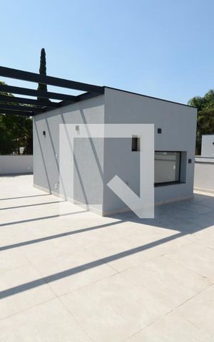 Casa de condomínio à venda com 350m², 4 quartos e 4 vagasTerraço