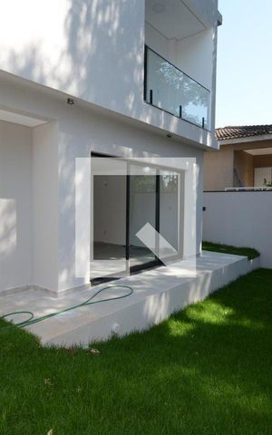 Casa de condomínio à venda com 350m², 4 quartos e 4 vagasQuintal