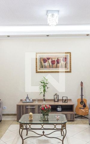 Casa à venda com 146m², 3 quartos e 3 vagas Casa à venda com 146m², 3 quartos e 3 vagasSala