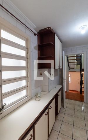 Casa de condomínio à venda com 128m², 3 quartos e 2 vagas Casa de condomínio à venda com 128m², 3 quartos e 2 vagasCozinha