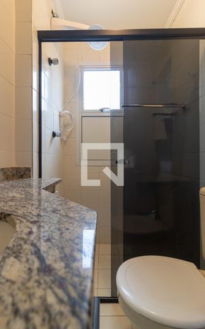 Casa de condomínio à venda com 128m², 3 quartos e 2 vagas Casa de condomínio à venda com 128m², 3 quartos e 2 vagasBanheiro da Suíte 1