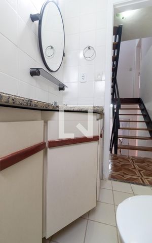 Casa de condomínio à venda com 128m², 3 quartos e 2 vagas Casa de condomínio à venda com 128m², 3 quartos e 2 vagasBanheiro Social