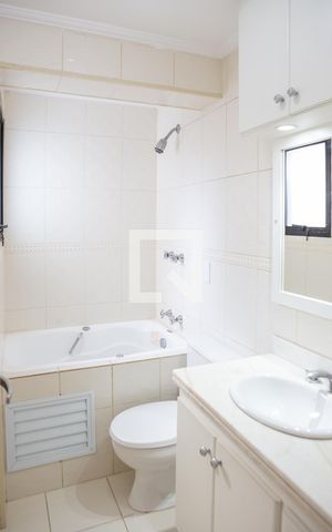 Apartamento à venda com 80m², 3 quartos e 1 vaga Apartamento à venda com 80m², 3 quartos e 1 vagaBanheiro da Suíte