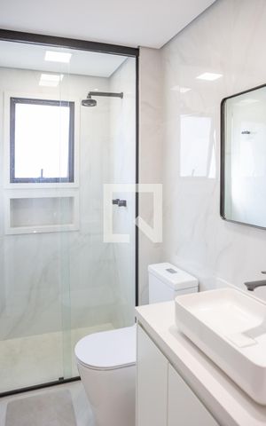 Apartamento à venda com 80m², 3 quartos e 1 vaga Apartamento à venda com 80m², 3 quartos e 1 vagaBanheiro Social