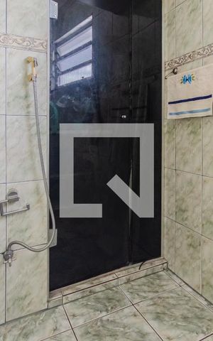 Casa à venda com 300m², 4 quartos e 3 vagas Casa à venda com 300m², 4 quartos e 3 vagasBanheiro 1